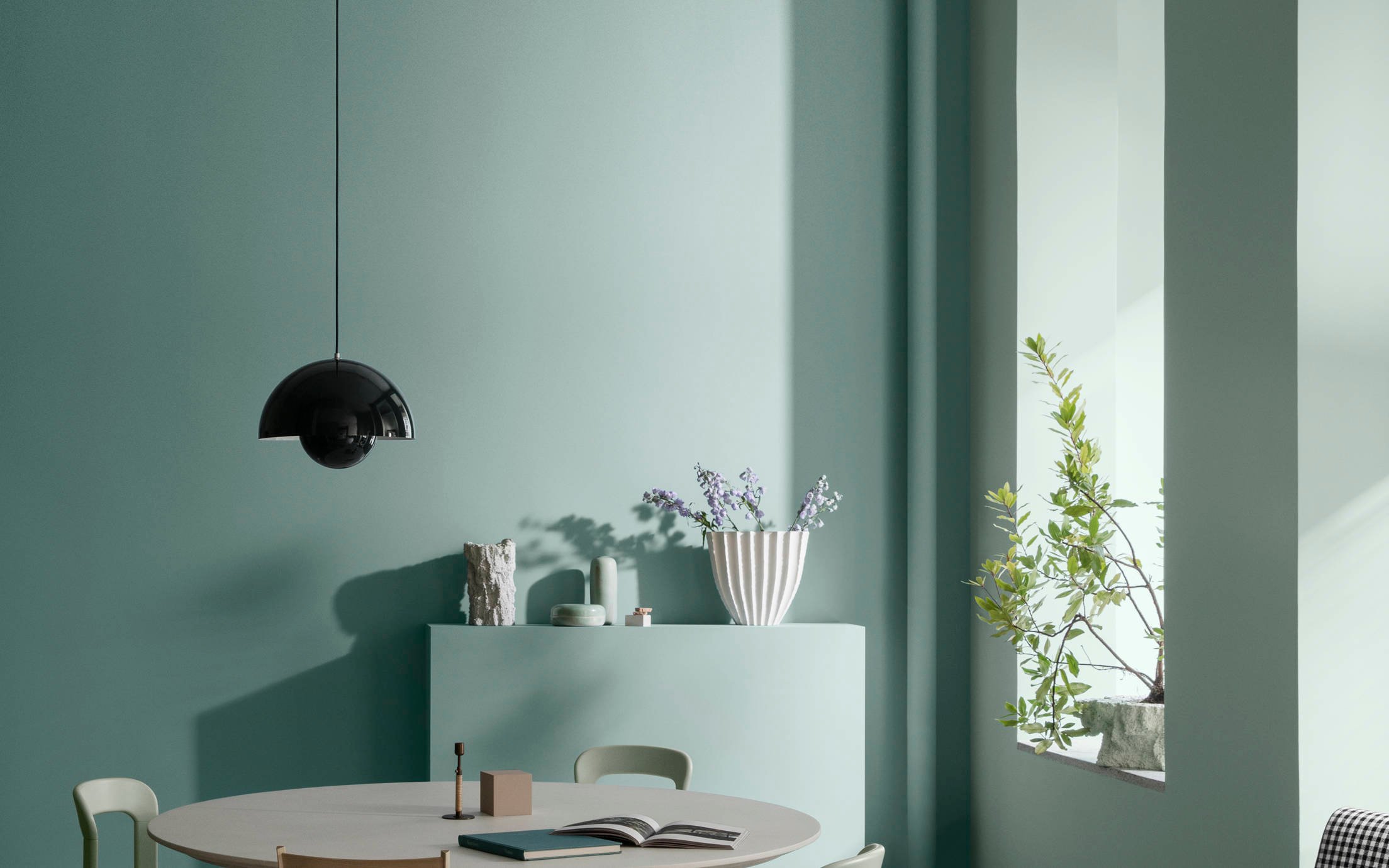 Dining area painted with Jotun Wish 6384 and Jotun Imagine 6383