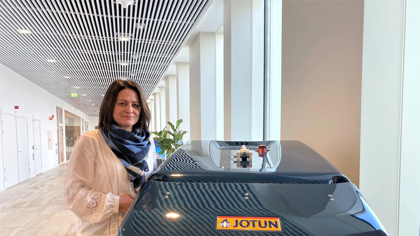 Helle Vines Ertsas with the HullSkater